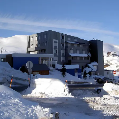 Appartement Séjour famille 4 personnes et bébé, Résidence skis aux pieds *